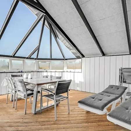 3 Bedroom Gorgeous In Holiday home *