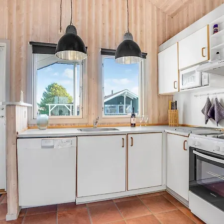 3 Bedroom Gorgeous In Holiday home